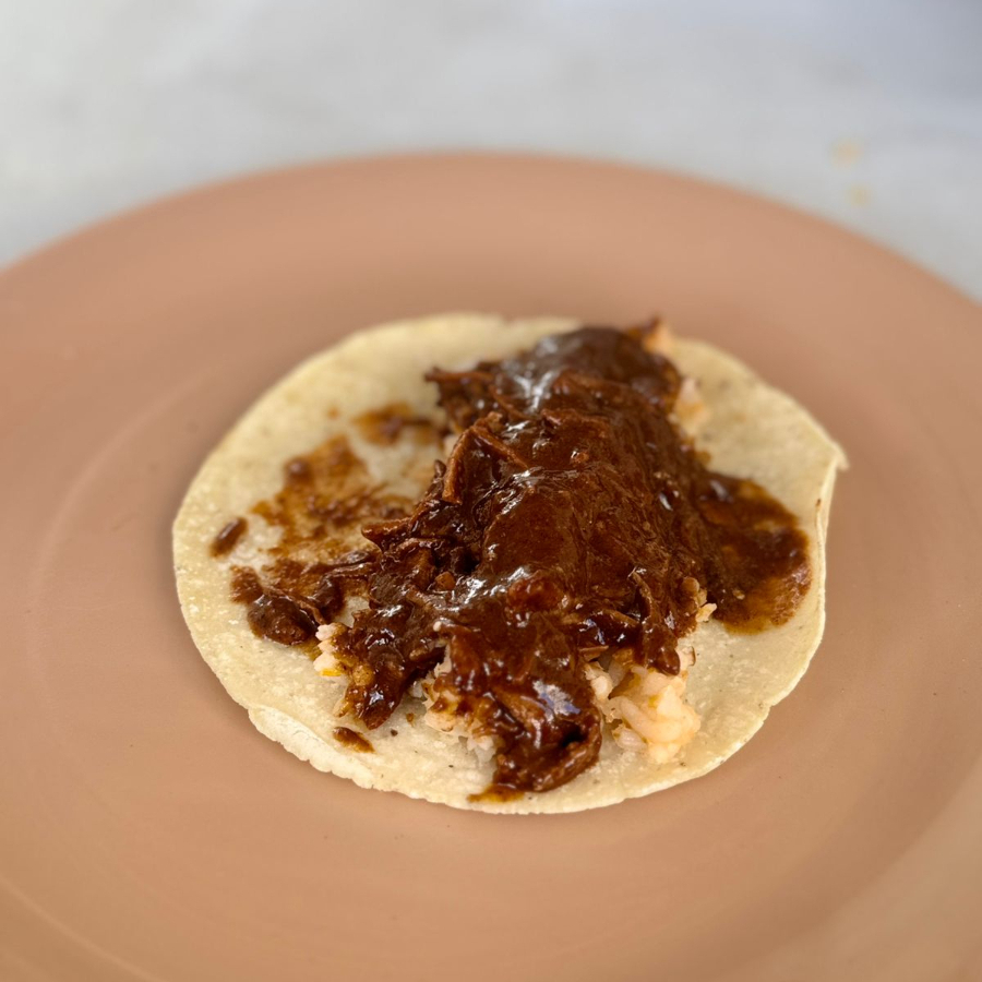 Taco De Mole Con Pollo