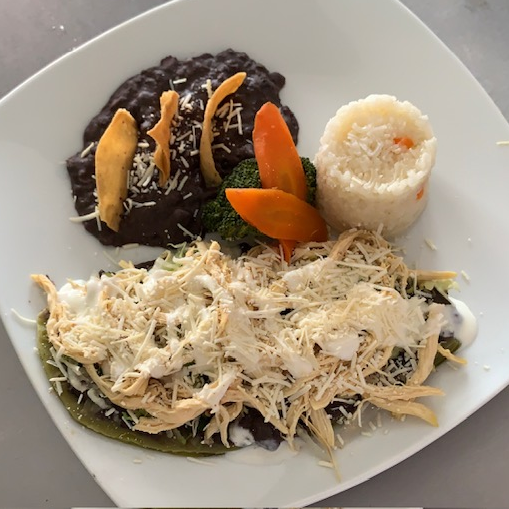 Huarache de Nopal Con Pollo