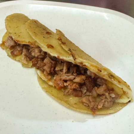 Quesadilla de Maíz con Suadero