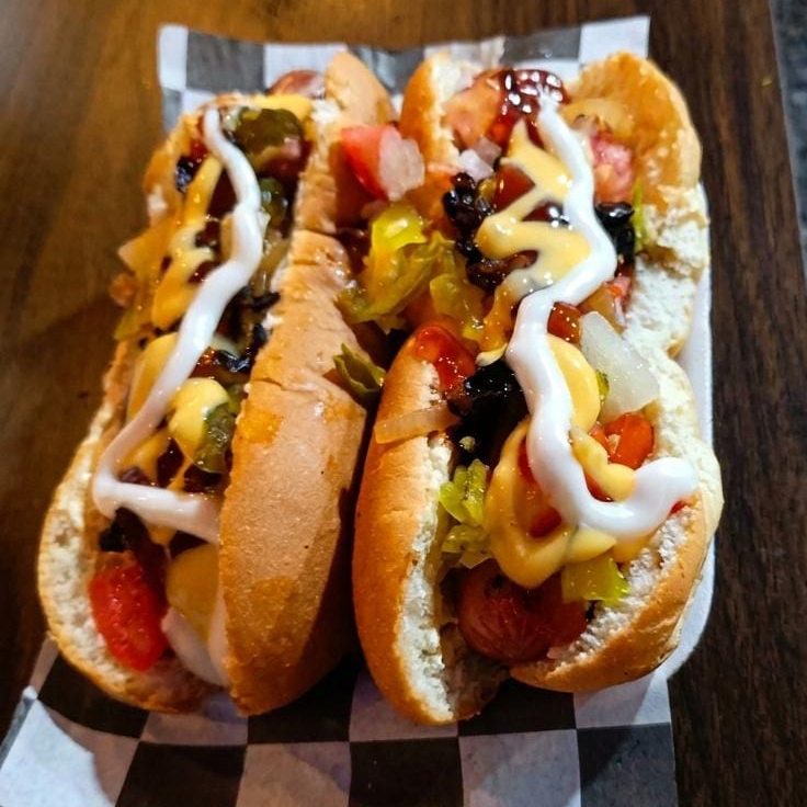 Paquete Duo: 2 Hot Dogs Clásicos.