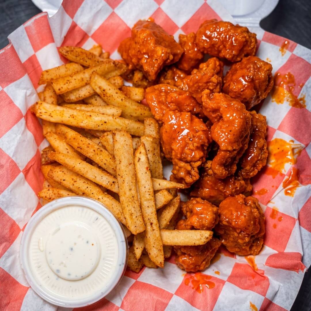 Orden de Boneless con Papas