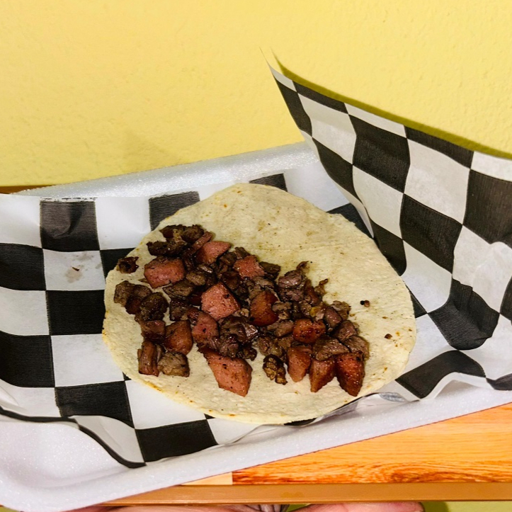 Taco Individual de Asada C/ Polonesa en Maíz