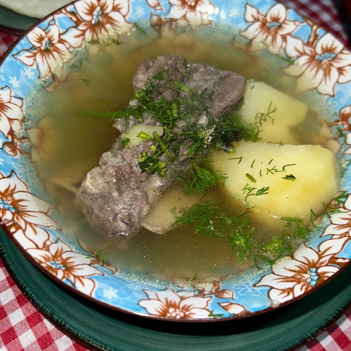 CALDO DE COSTILLA