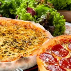 🍕 Clone de Pizzas – Calabresa + Mussarela
A combinação perfeita para quem ama pizza! Receba 2 pizzas grandes, sendo 1 Pizza de Calabresa e 1 Pizza de Mussarela, preparadas com massa artesanal, molho especial da casa, muçarela de qualidade e ingredientes sempre frescos. Ideal para compartilhar com a família e os amigos! 😋🍕