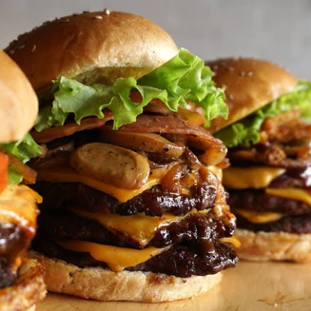 Triple Carne y Queso Champiñones