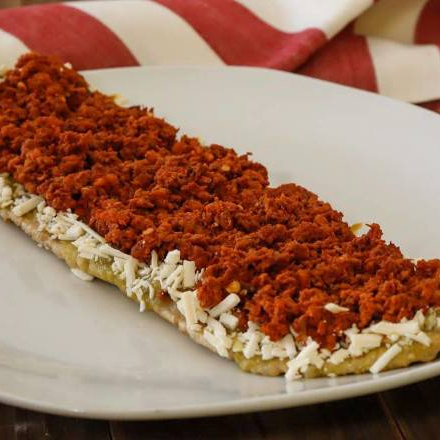 Huarache Chorizo + papas fritas