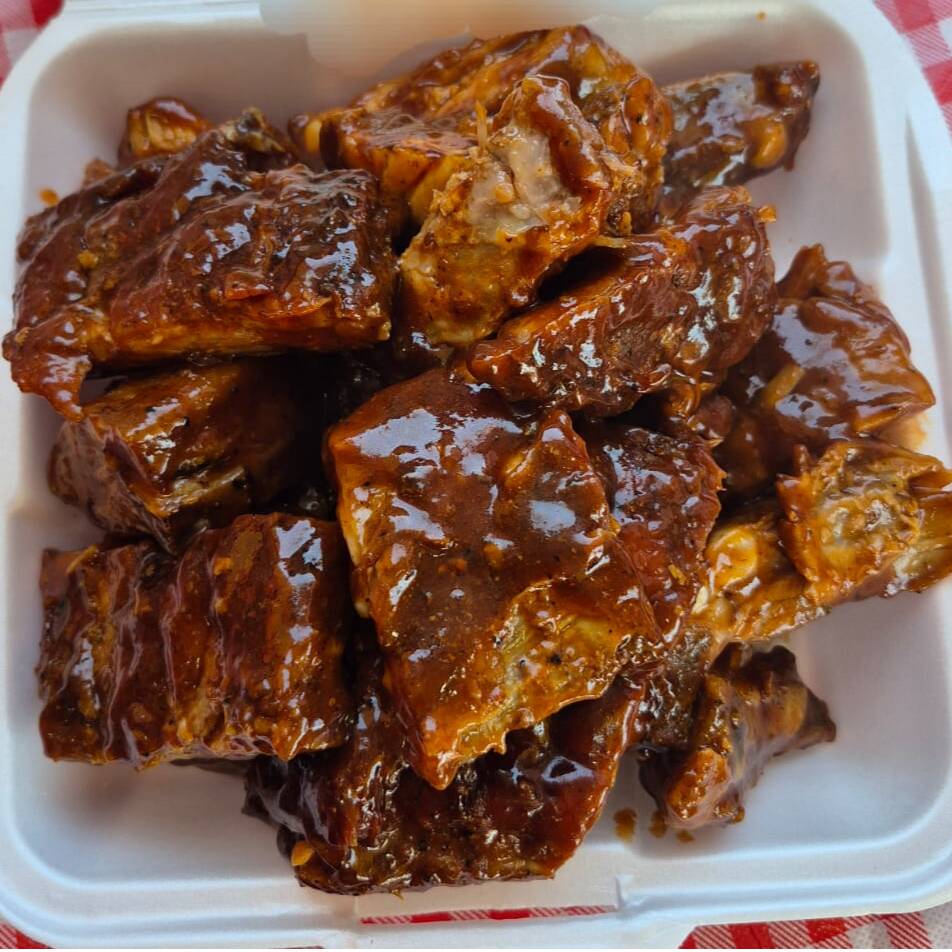 1 K Costillas BBQ + Ensalada + Tortillas + Salsa