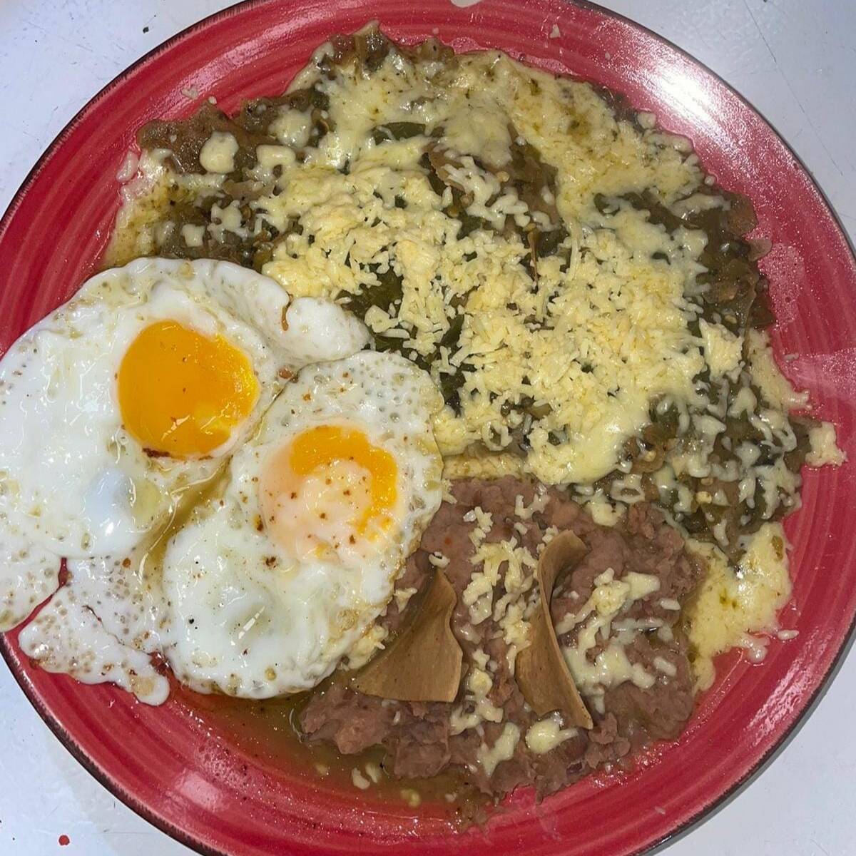 Chilaquiles verdes, rojos o poblanos