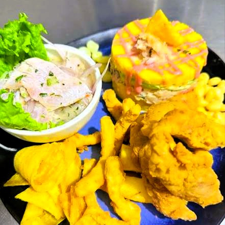 Trío 3 (Ceviche + Chicharrón + Causa)