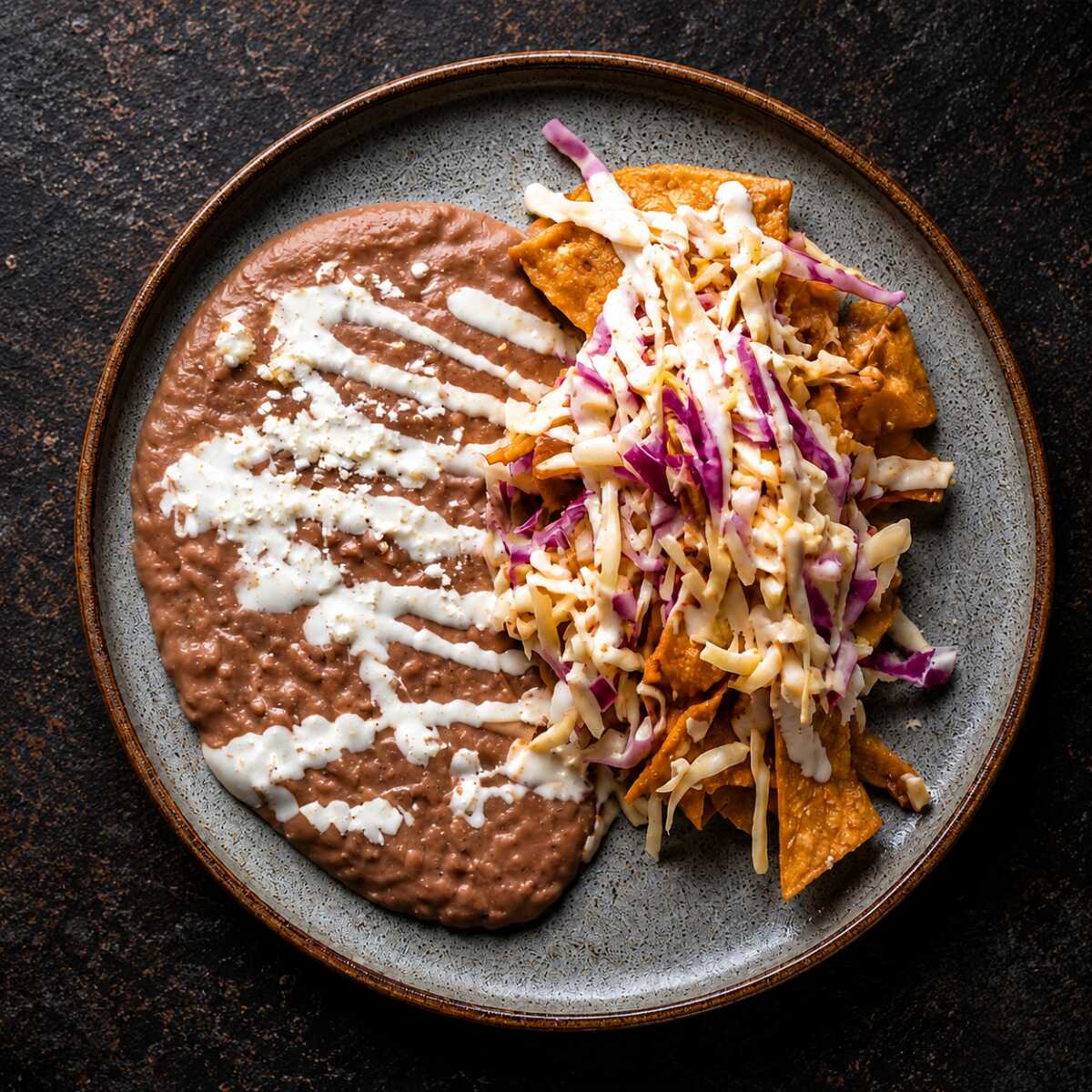Chilaquiles Rojos/Verdes / Crema de chipotle