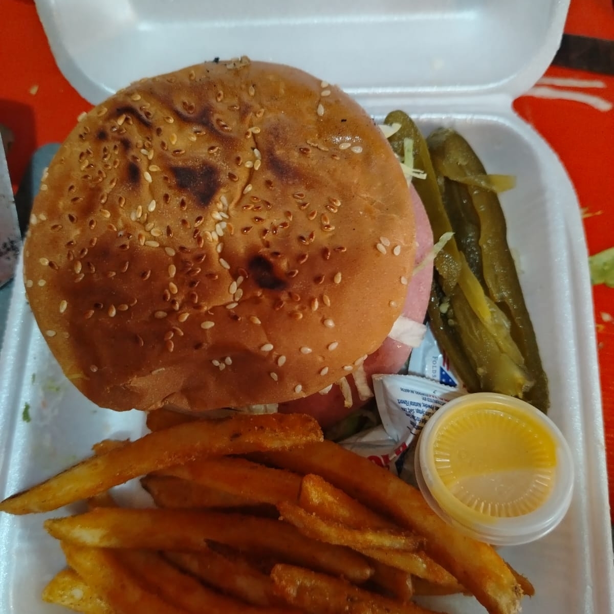 HAMBURGUESA DE SIRLON CON PAPAS