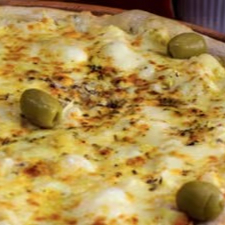 Mussarela, parmesão, catupiry, provolone e gorgonzola