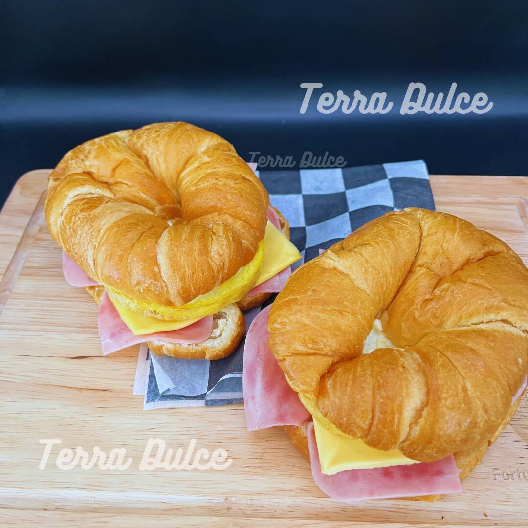 Dupla de Cuerntios de Huevo