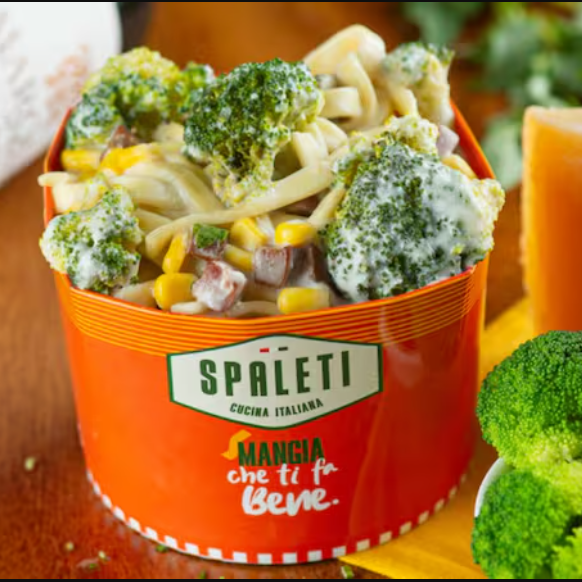 "Delicioso Talharim ao molho branco, com um toque especial de bacon & calabresa em cubos, brócolis e milho verde. Uma ótima combinação para quem ama um prato saboroso e completo!
Que tal levar o Combo Completo? Veja nosso Esperienza Completa (Massa + Bebida + Sobremesa) na seção Promoções!"