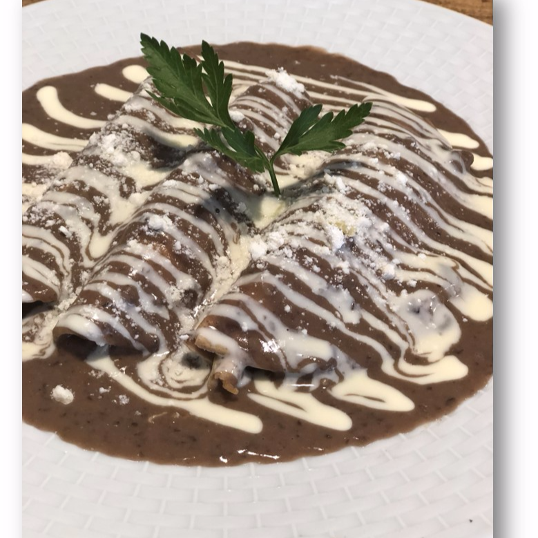Desayuno Mexicano Enfrijoladas