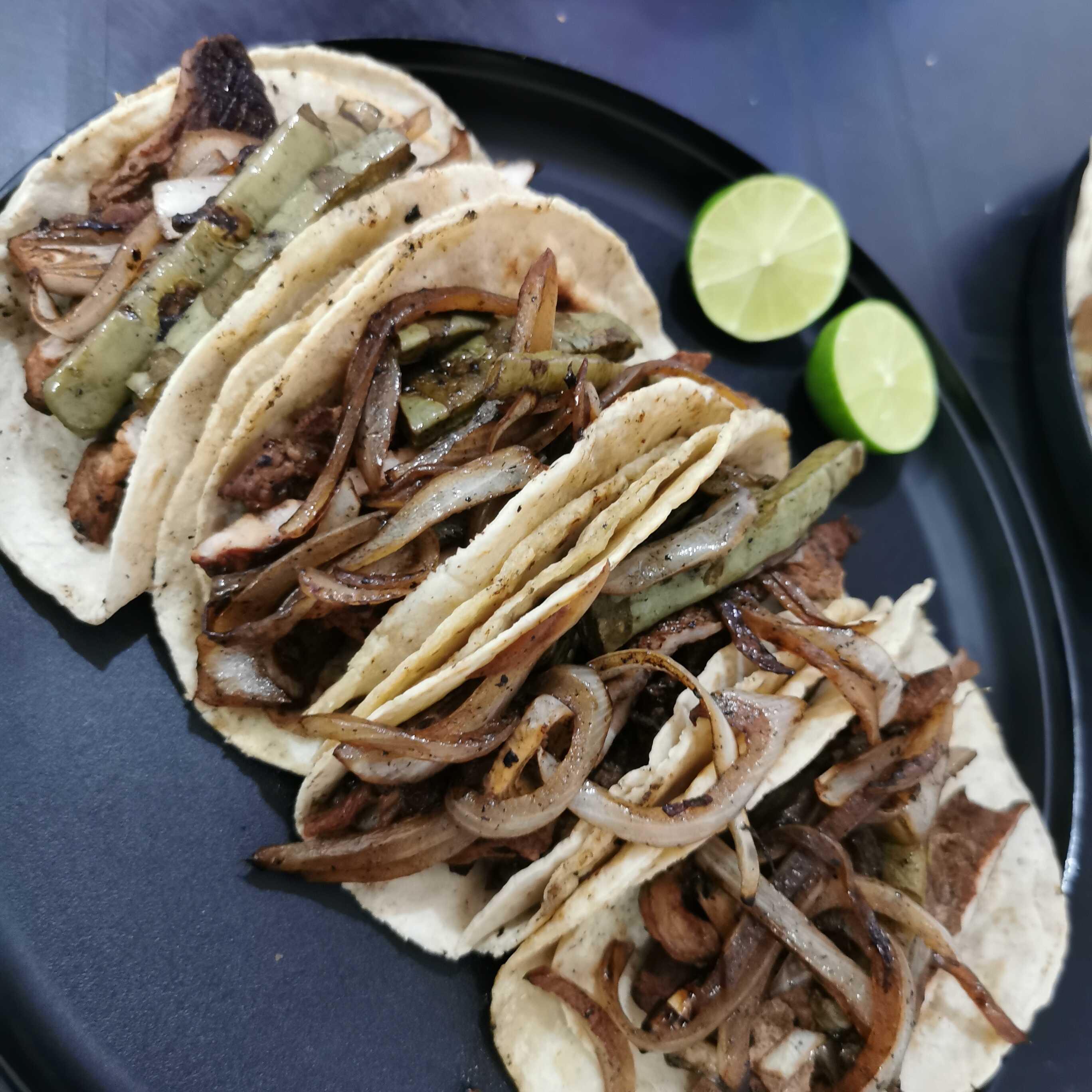 QUESADILLAS DE ASADA