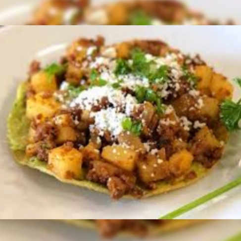 Tostada de Papas con Chorizo