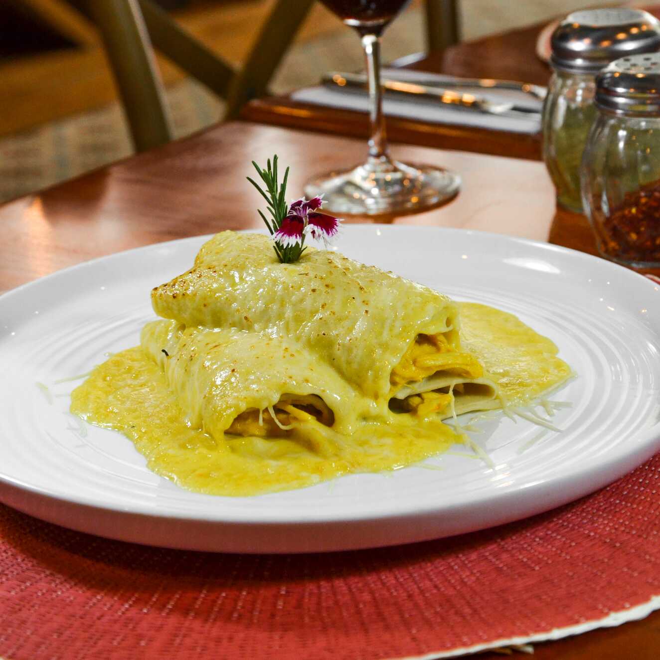 Canelones de Ají de Gallina