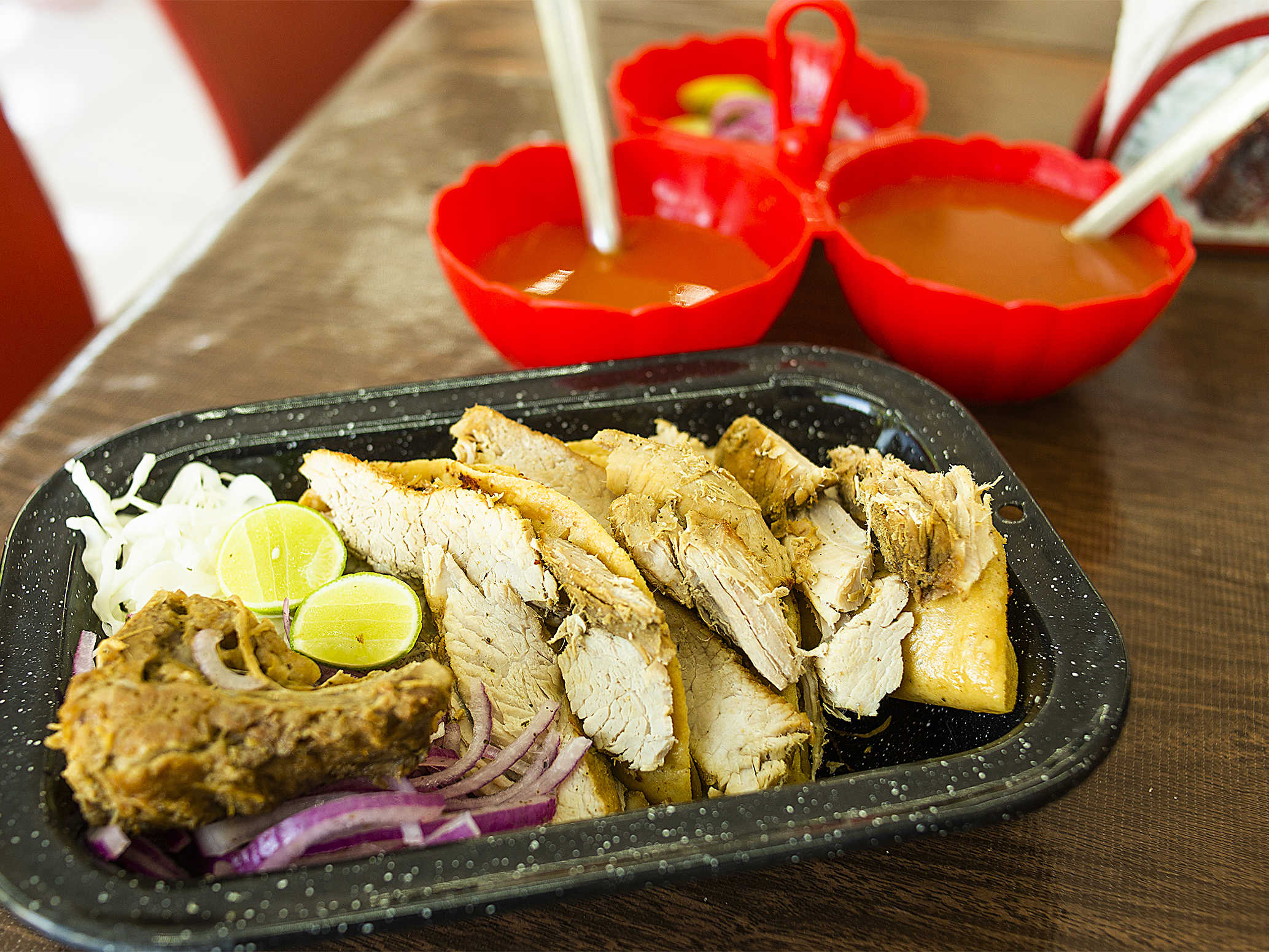 Taco Dorado con Carnitas