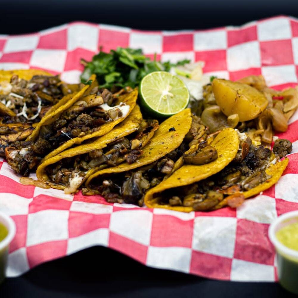 Tacos de Carne con Champiñon.