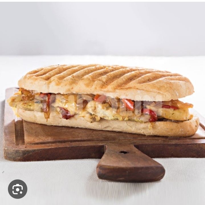 Deli panino de pollo.