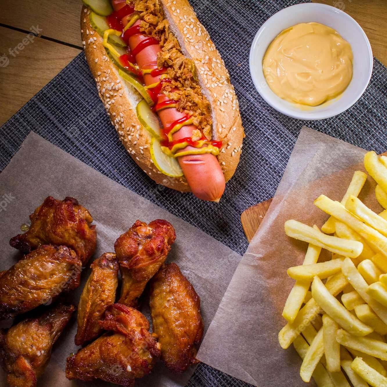 Paquete 4, ord. de Alitas, Hot-Dog y Papas
