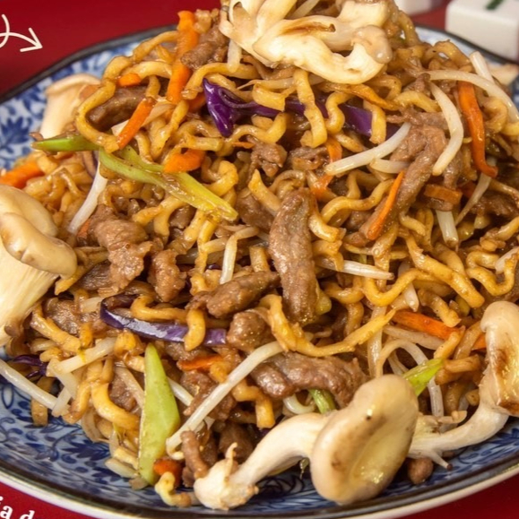 Macarrão asiático salteado com legumes diversos e seleção de cogumelos da época com molho de soja e óleo de gergelim.
sem adição de qualquer produto de origem animal.