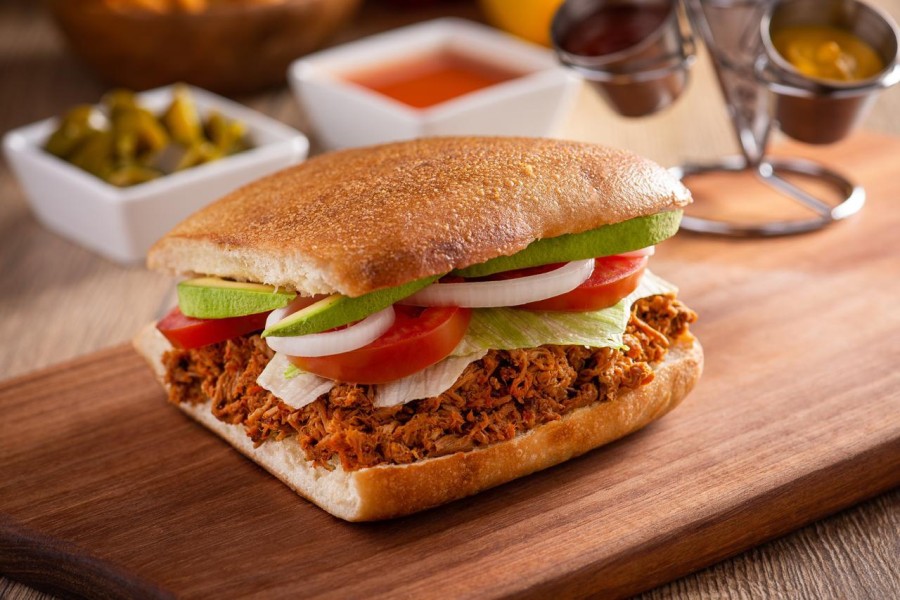 TORTA DE LOMO ENCHILADO