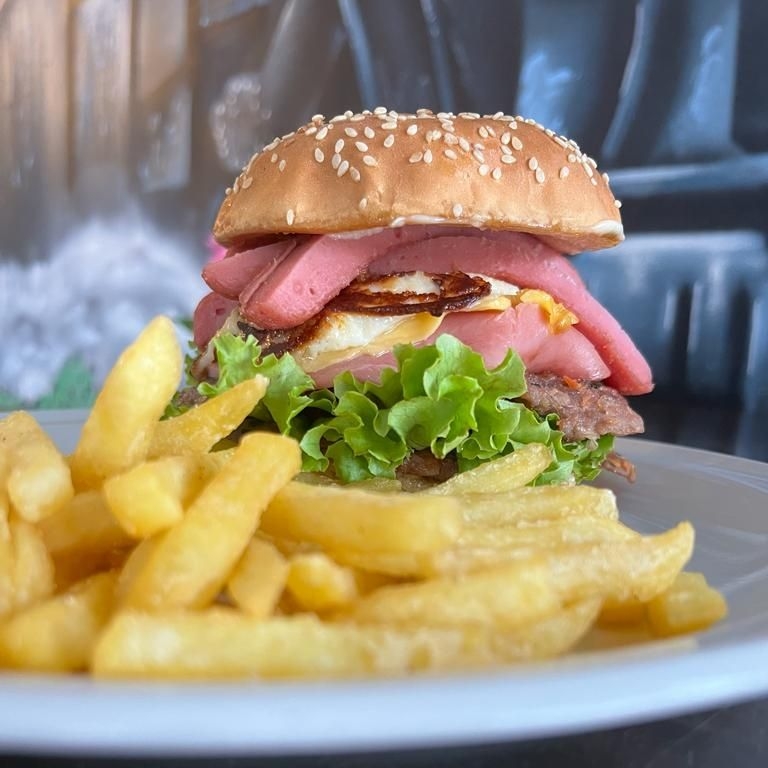 Hamburguesa de la Estación con Papas