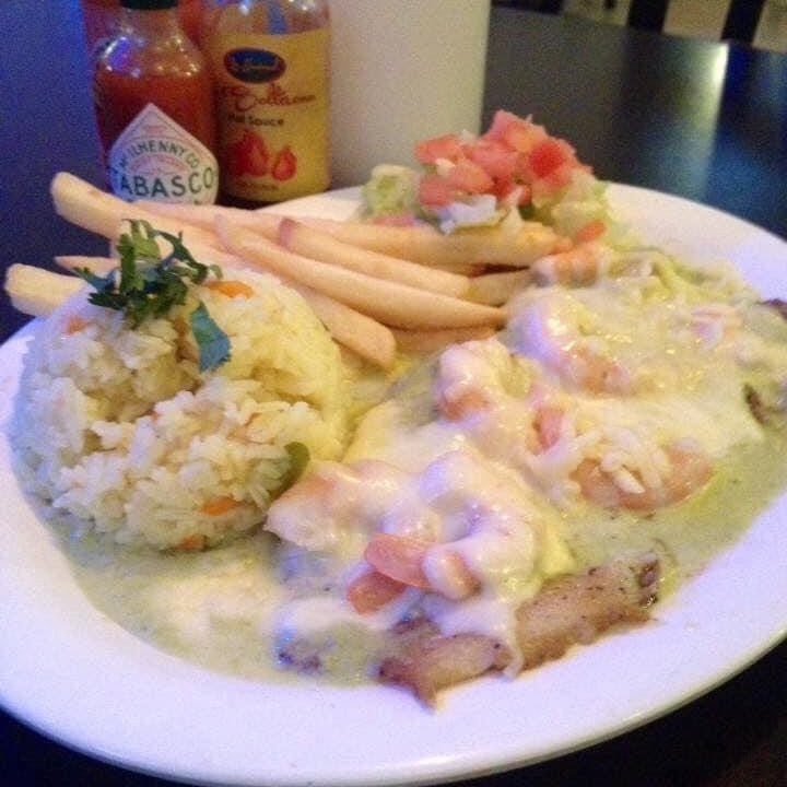 Filete Gratinado con Camarones