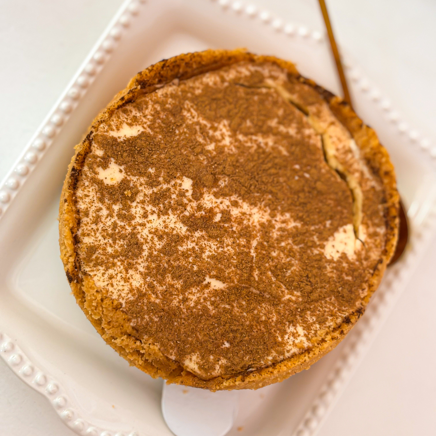 BASE DE BISCOITO, DOCE DE LEITE, CREME DE BANANA E CANELA