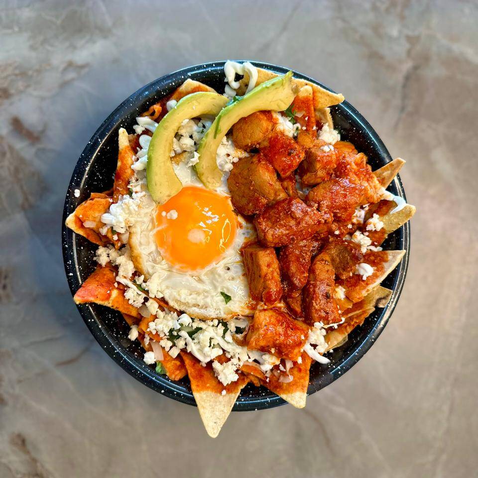 Chilaquiles Rojos Montados