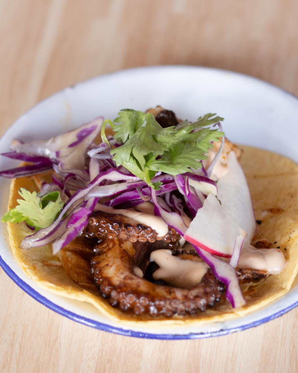 TACO DE PULPO SIRACHA