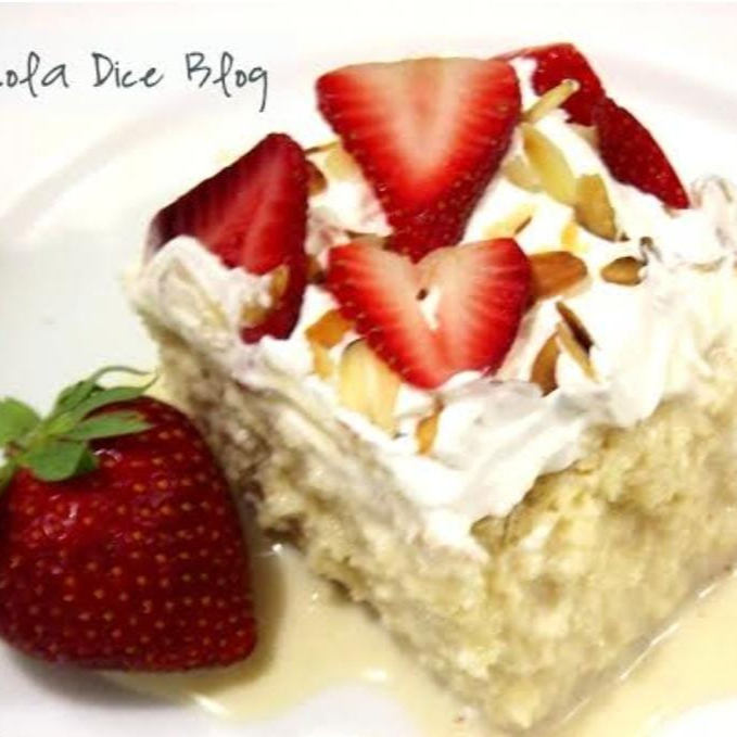 Rebanada de Pastel de 3 Leches con Fresa