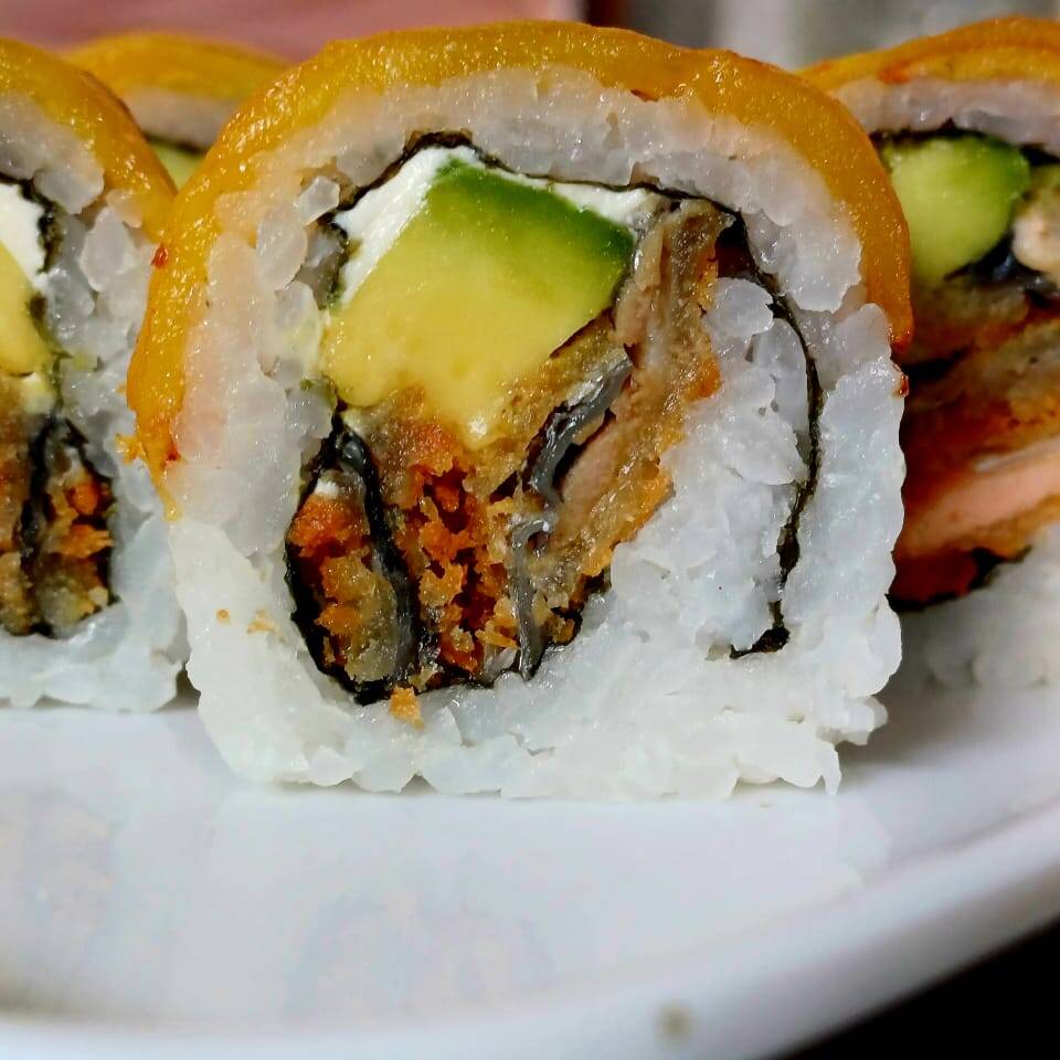 Combo 2X1 Salmón Skin + Gyozas de Pollo