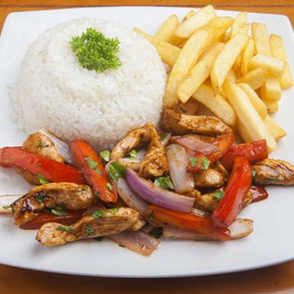 Pollo Saltado + Caldo de Gallina
