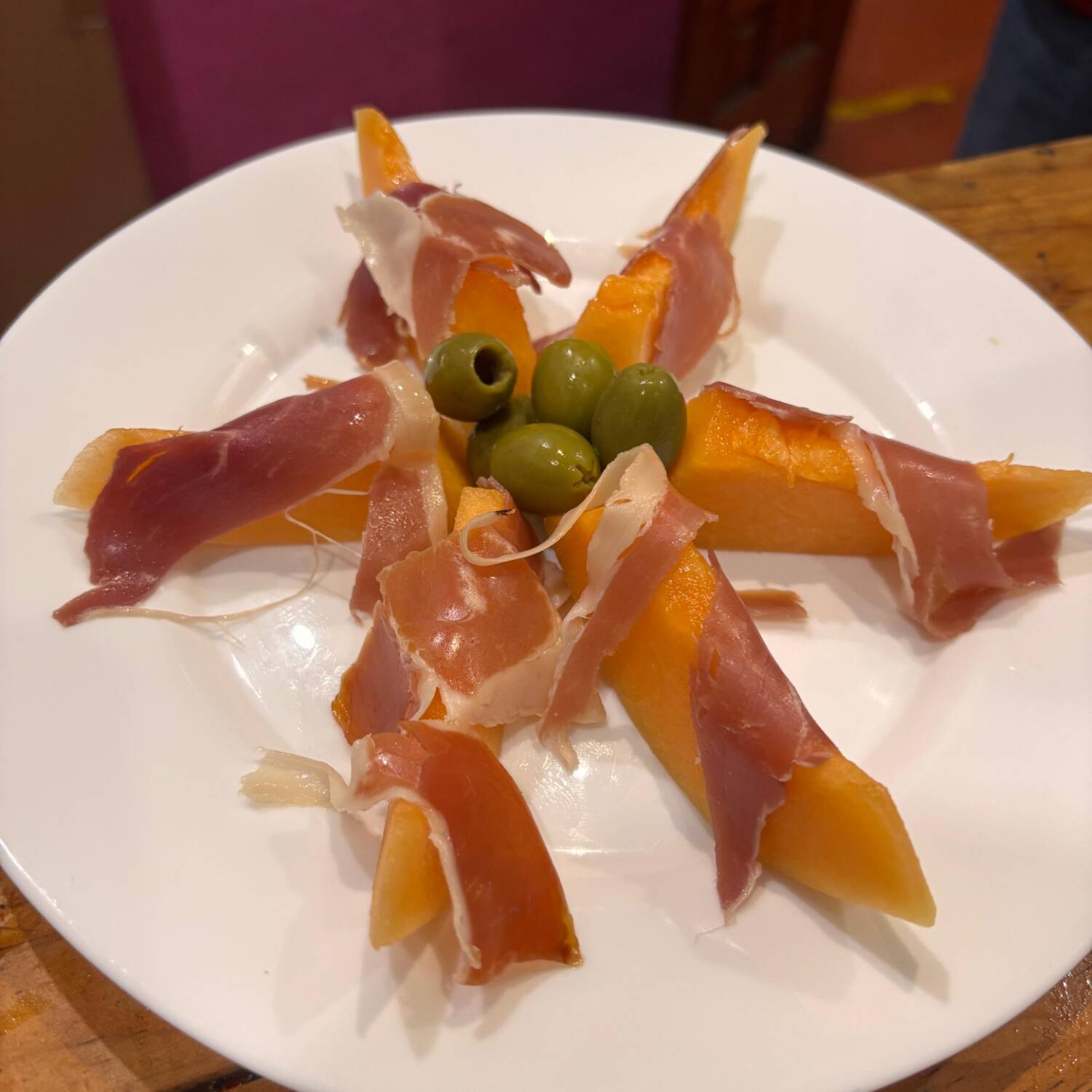 Melonsitos con Jamón Serrano