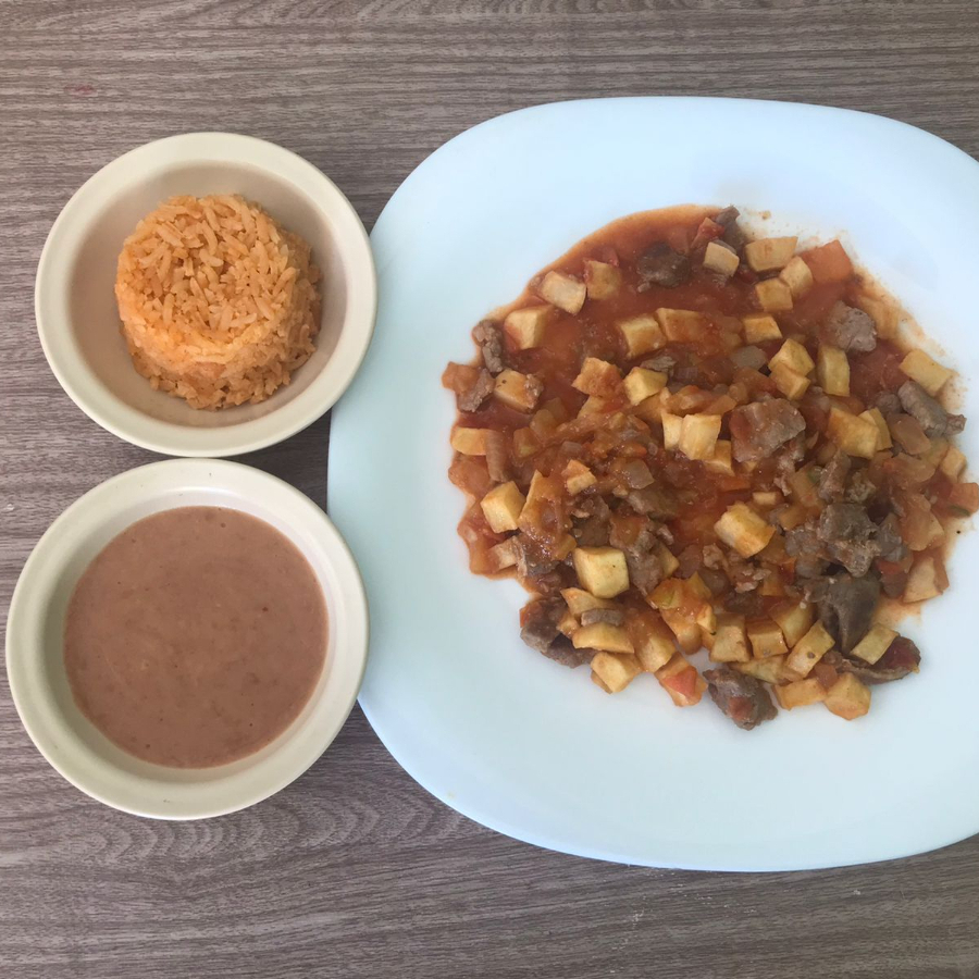 Bistec a la Mexicana con Papas