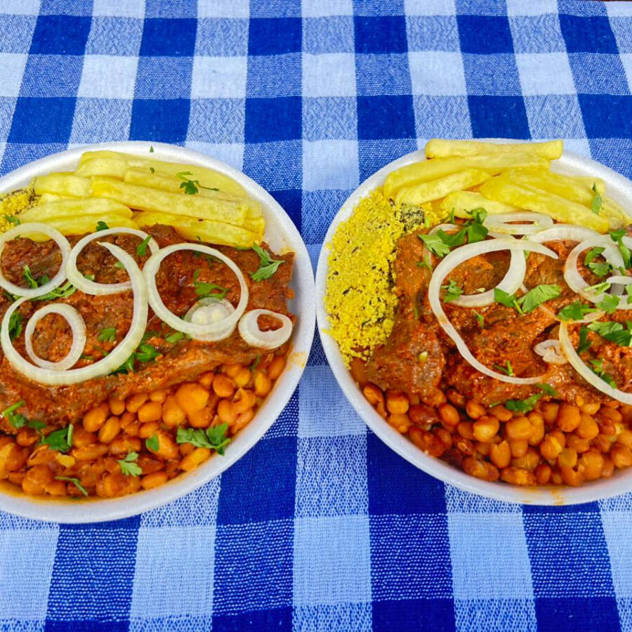 PROMOCAO DO DIA DOIS BIFE BOVINOS, ACOMPANHA ARROZ ,FEIJÃO, BATATA FRITA (GRATIS) FAROFA CASEIRA