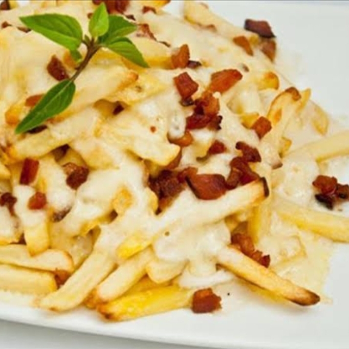 Batata frita, bacon, mussarela - Serve 3 pessoas