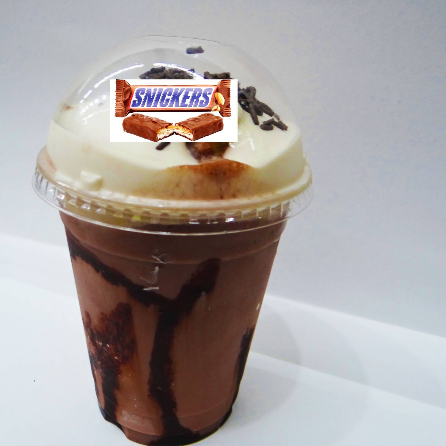 FRAPPE DE SNIKERS