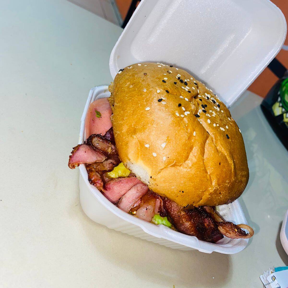Hamburguesa bacon con papas