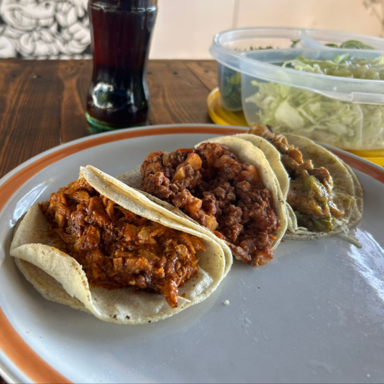 TACO DE CHICHARRON EN SALSA VERDE