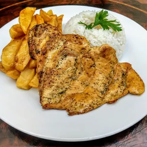 Pechuga a la plancha con papas + Bebida