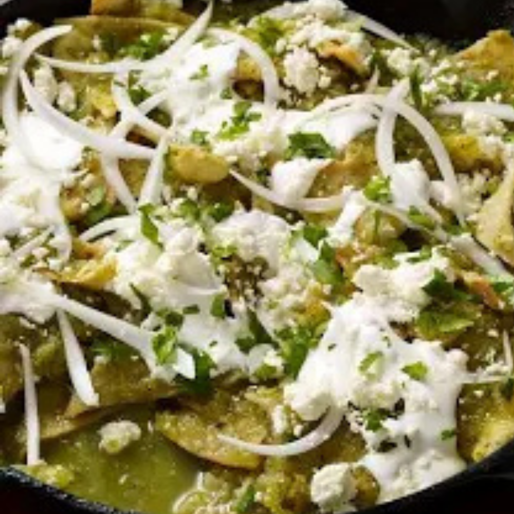 CHILAQUILES SIN CARNE MAS BEBIDA