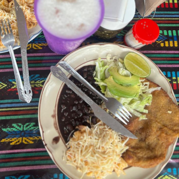 Guisado y Agua Fresca