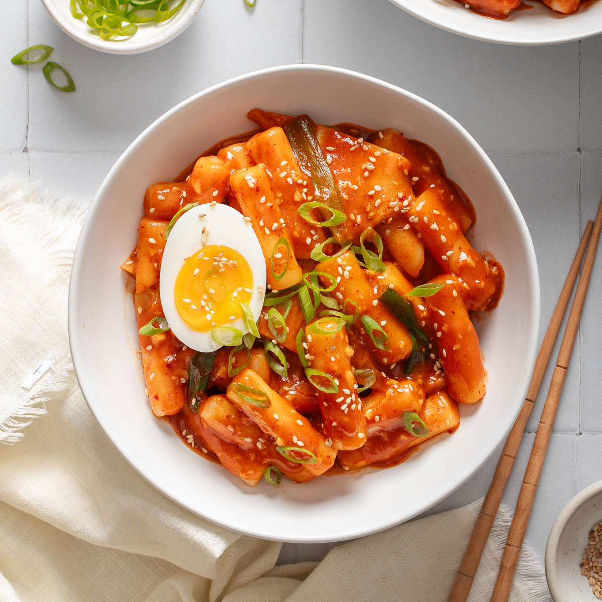 Tteokbokki con Ramen y Huevo