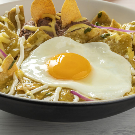 Chilaquiles Verdes con Huevo