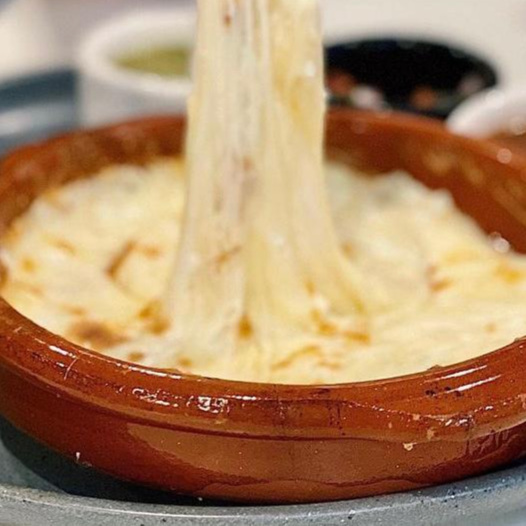 QUESO FUNDIDO CON JAMON