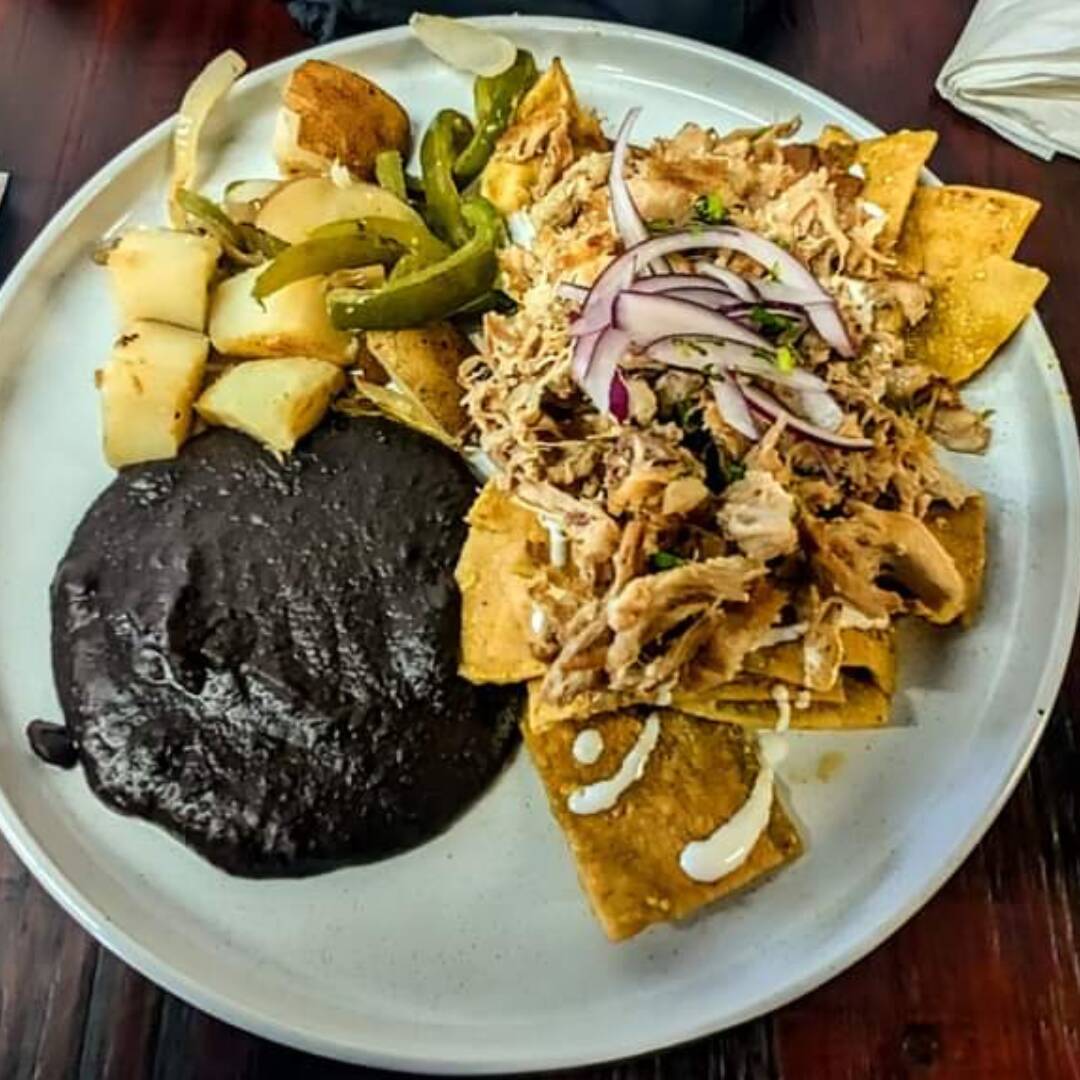 Chilaquiles con Puerco